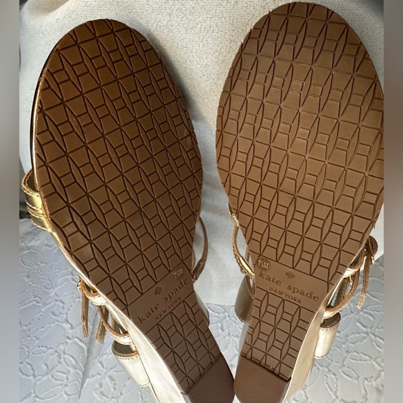 KATE SPADE ♠️- Gold Women's Sandals (7.5) ‼️NEW W/DUST BAG‼️ - Picture 13 of 14